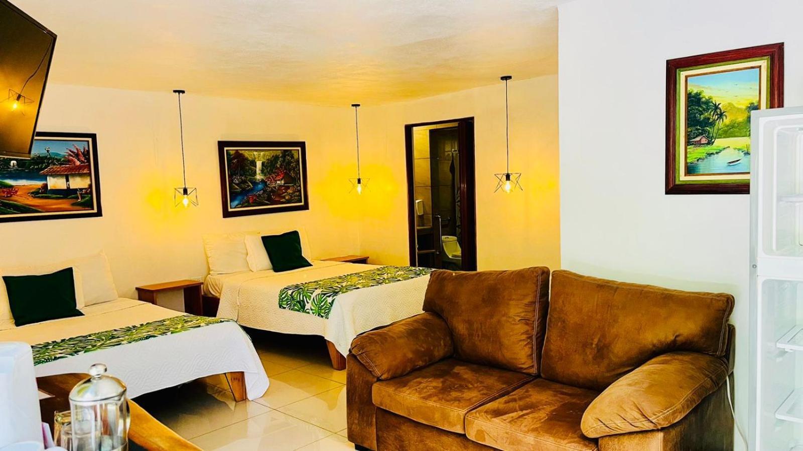 Freddy'S Place B&B Monteverde Ngoại thất bức ảnh