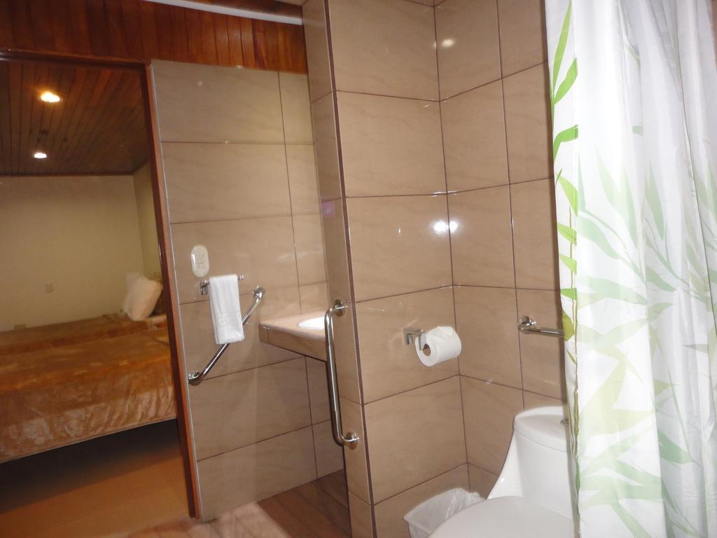 Freddy'S Place B&B Monteverde Phòng bức ảnh